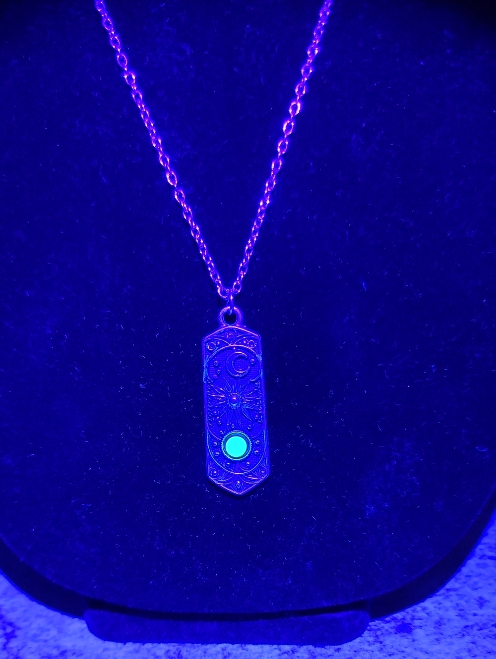 One of a kind celestial Uranium Glass Necklace - Picture 4 of 9